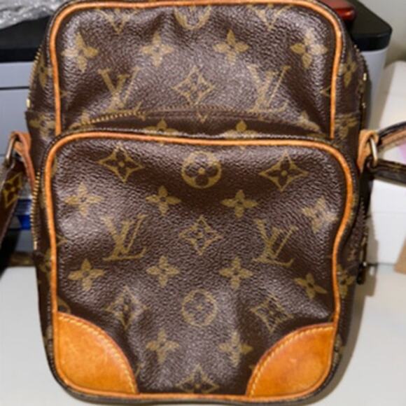 Louis Vuitton LV Amazone Crossbody Handbag COA - Picture 2 of 6